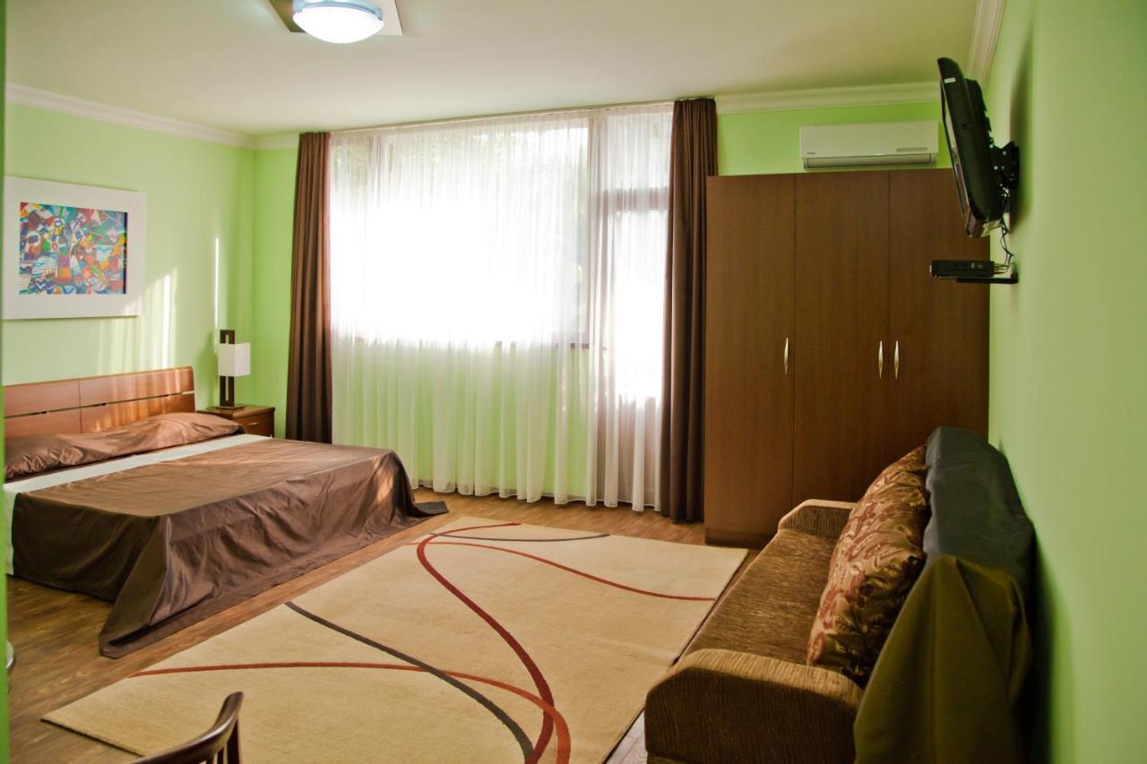 Hin Yerevantsi Hotel Room photo